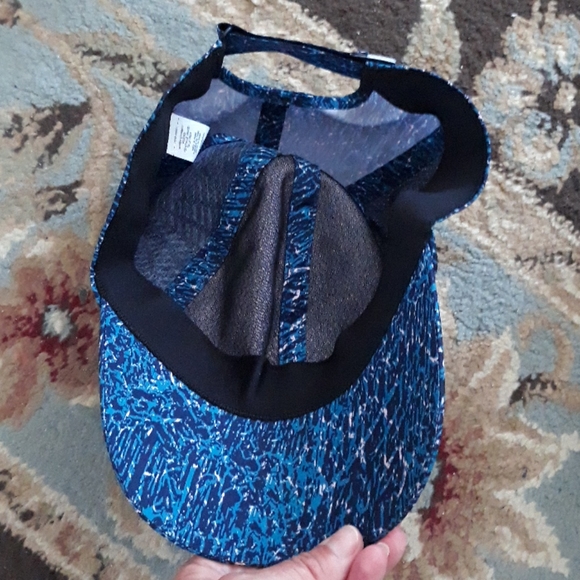 *Host Pick*Under Armour Armourvent ladies hat - Picture 7 of 16